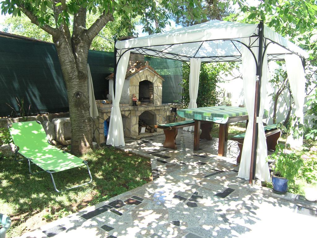 Apartman Vera Крк Екстер'єр фото