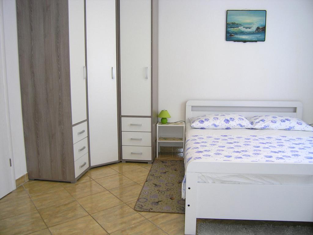 Apartman Vera Крк Екстер'єр фото