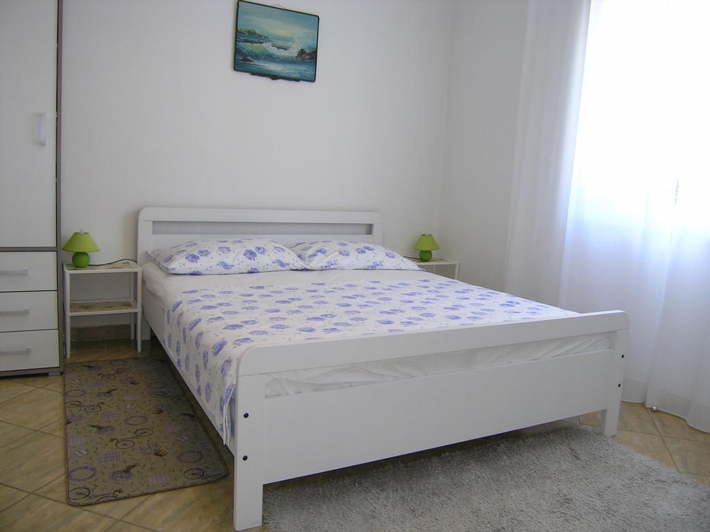 Apartman Vera Крк Екстер'єр фото
